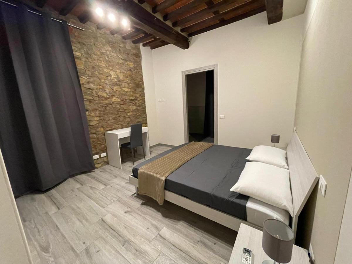 Rent Iacopo *