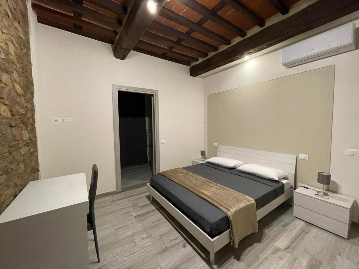Rent Iacopo Capannori